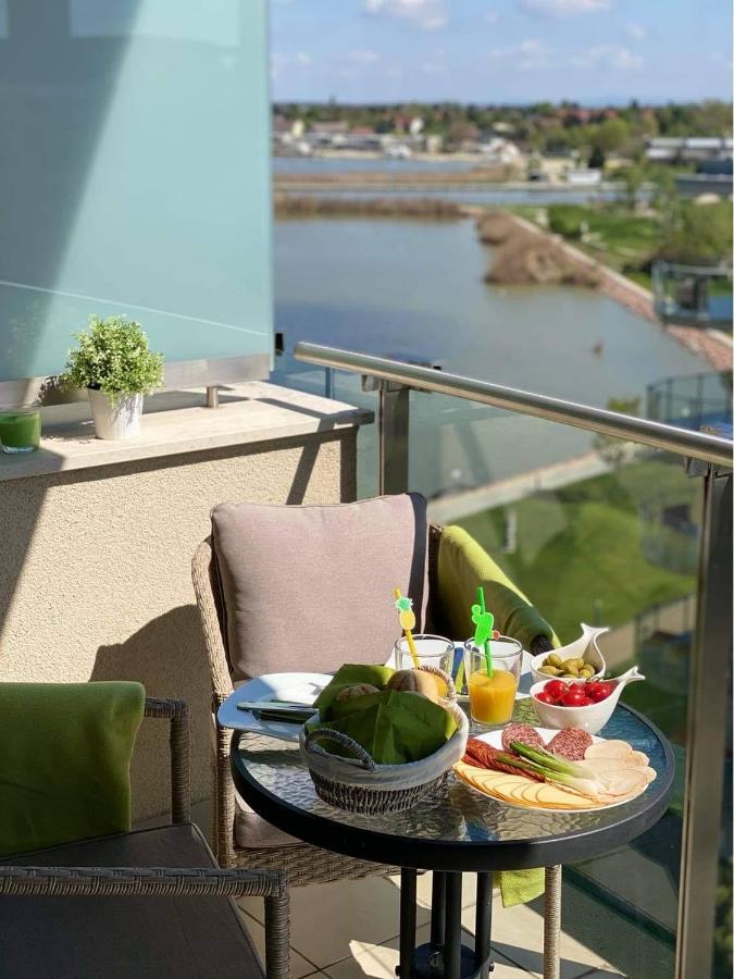 Lake And Spa Apartman แวแลนแซ ภายนอก รูปภาพ