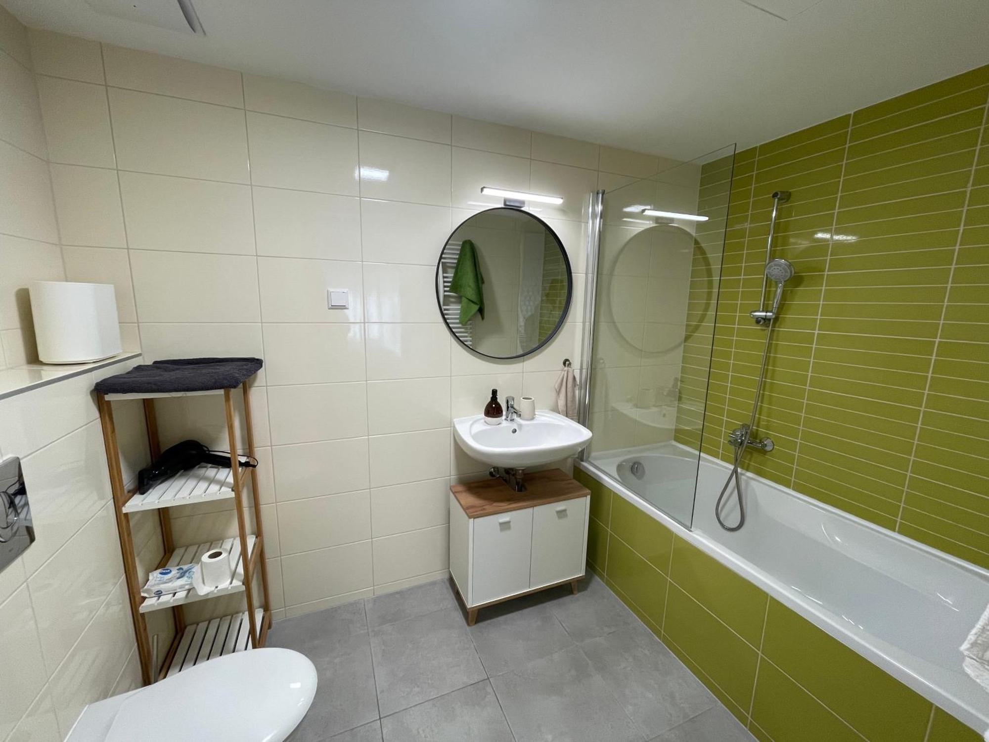 Lake And Spa Apartman แวแลนแซ ภายนอก รูปภาพ