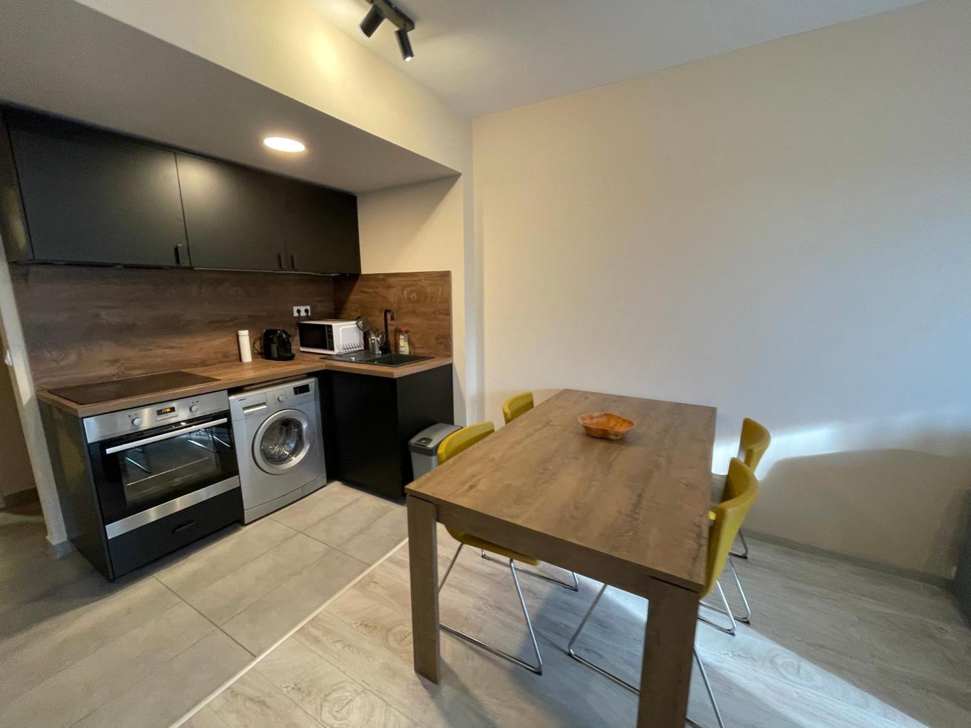 Lake And Spa Apartman แวแลนแซ ภายนอก รูปภาพ