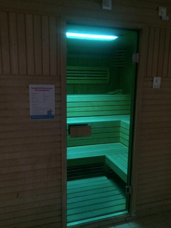 Lake And Spa Apartman แวแลนแซ ภายนอก รูปภาพ
