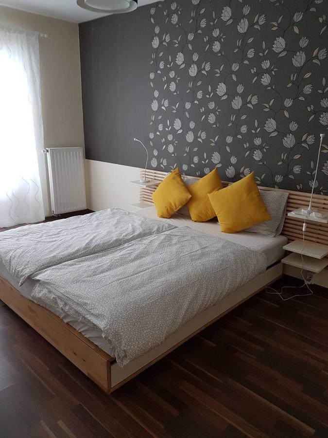 Lake And Spa Apartman แวแลนแซ ภายนอก รูปภาพ